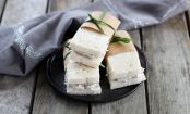 Ein Muss für's Picknick: Mini-Club-Sandwichs mit Blauschimmelkäse