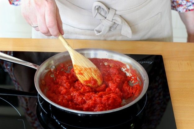 Tomatensauce zubereiten