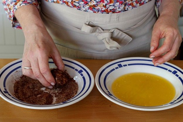 In der Zuckermischung wälzen