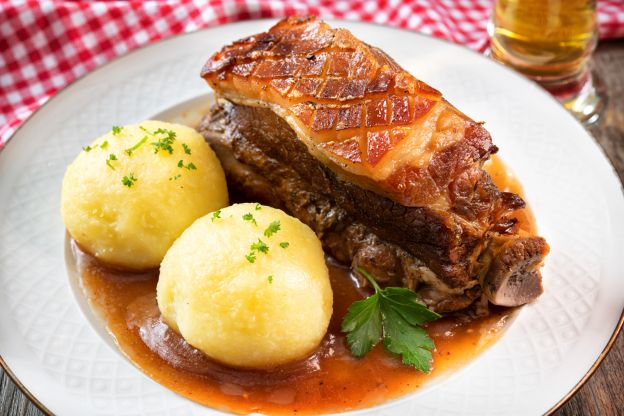 Krustenbraten mit Kartoffelklößen