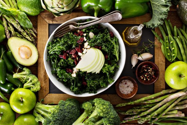 Rohkostsalat mit Apfel und Rote Bete