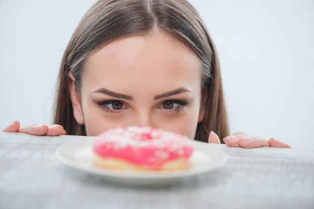 Wahrheit: Eine gesunde Ernährung enthält ausreichend Fette und wenig Kohlenhydrate