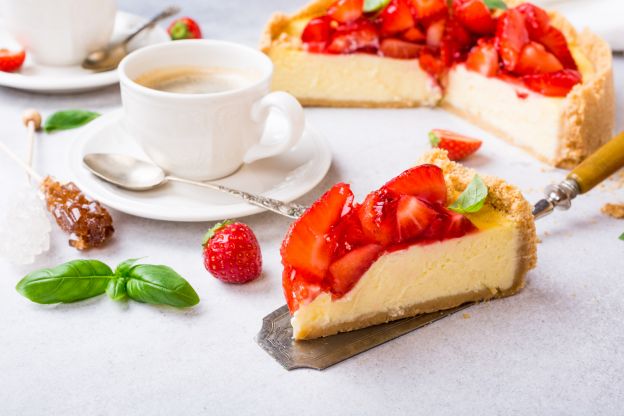 Italienischer Käsekuchen mit Erdbeeren