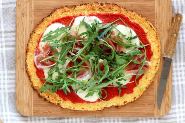 Pizza mit Blumenkohlboden