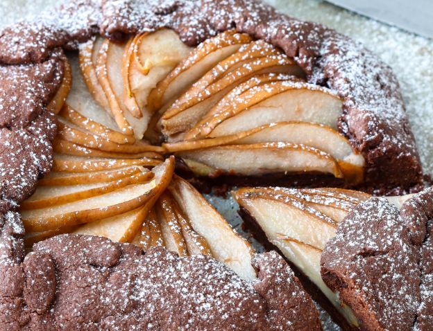 Schokoladen-Tarte mit Birne