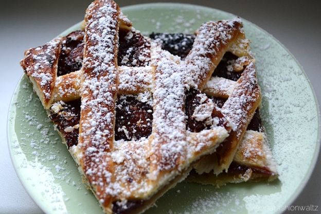 Marzipan-Kirsch-Gitterkuchen