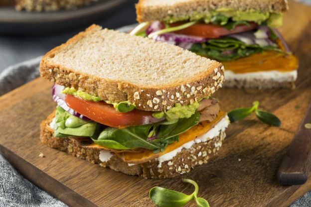 Sandwiches - legt ordentlich Gemüse auf und ersetzt Mayo durch Avocado