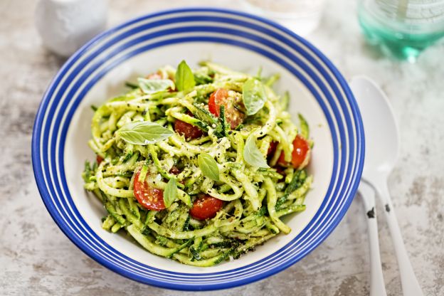 Zoodles mit Tomaten