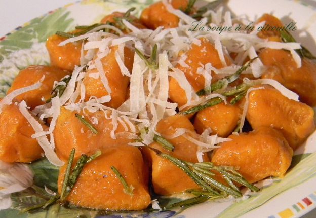 Butternut-Gnochhi in Rosmarinbutter