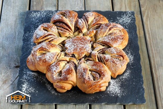 Leckerer Hefestern mit Nutellafüllung