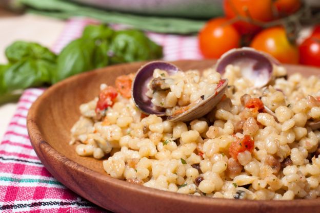 Fregula mit Venusmuscheln