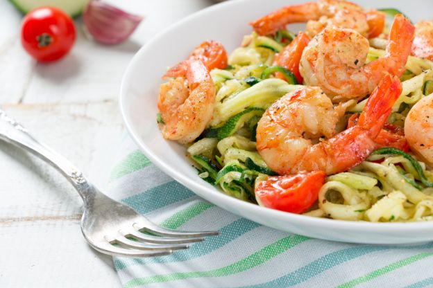 Zoodles mit Garnelen