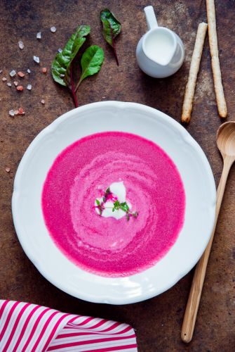 Rote Beete Suppe mit Buttermilch