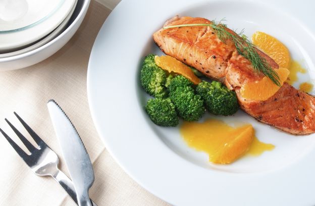 Lachs mit Orangensoße