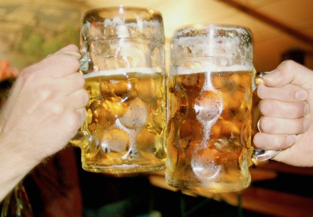 Was muss ich zum Biertrinken auf dem Oktoberfest wissen?