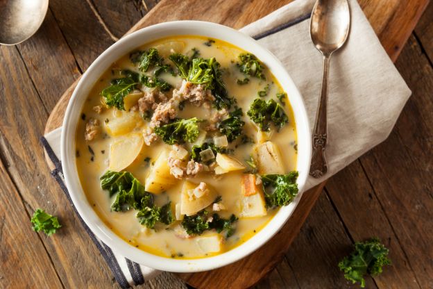 Grünkohl-Kartoffelsuppe mit Hack