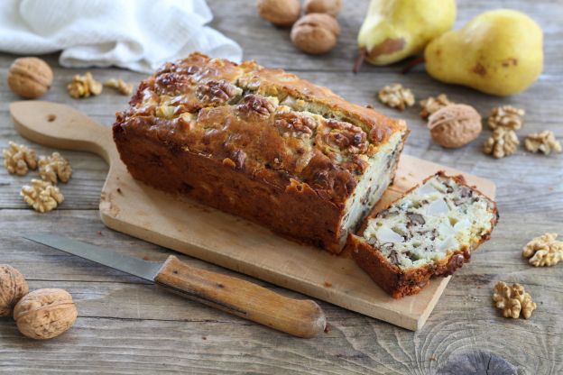 Walnuss-Birnen-Kuchen mit Roquefort