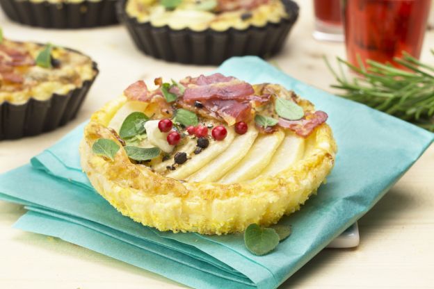 6. Tartelettes mit Birne, Gorgonzola und Speck