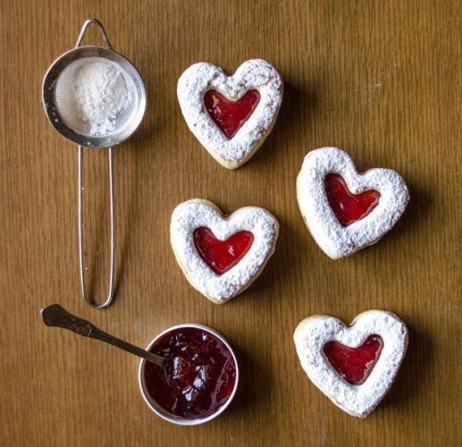 Kekse mit Marmeladenfüllung