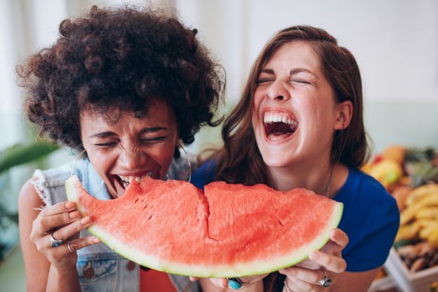 Kalorien Verbrennen Durch Lachen So Kann Lachen Beim Abnehmen Helfen