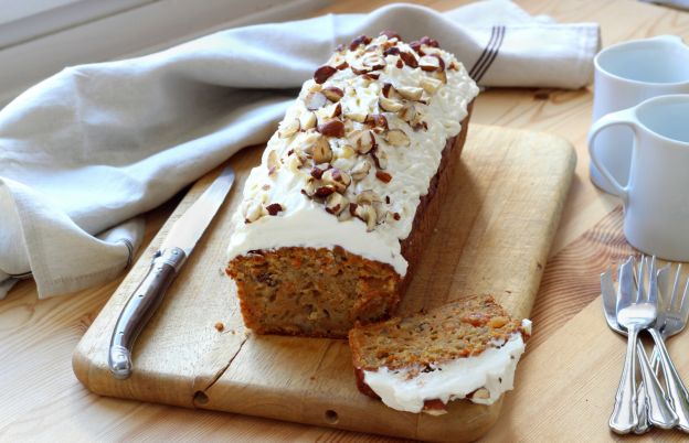 Carrot Cake mit Haselnüssen