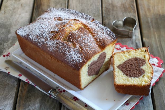 Vanille-Rührkuchen mit Schokoherz