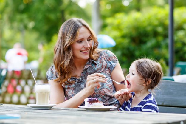 Darf ich für Kinder eigenes Essen mitnehmen?