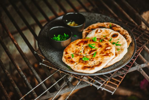 Gegrilltes Naanbrot wie in Indien