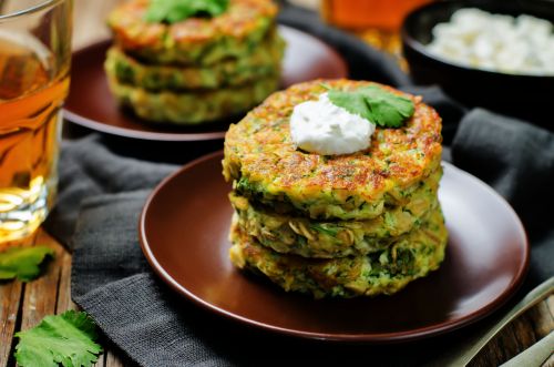 Schnelles Mittagessen: Saftige, herzhafte Karotten-Käse-Zucchini ...