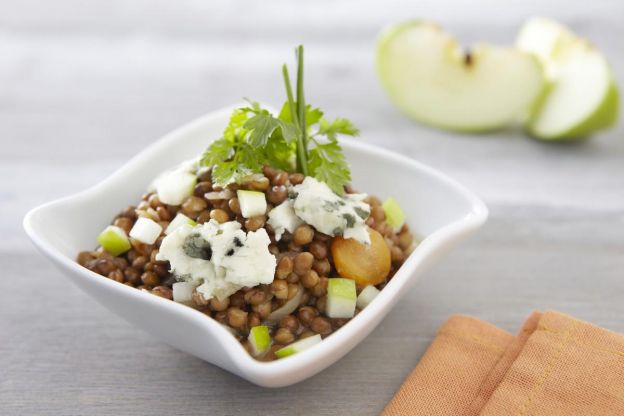 Gekochte Linsen mit Roquefort und Kräutern