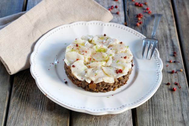 5. Jakobsmuschel Carpaccio auf grünen Linsen