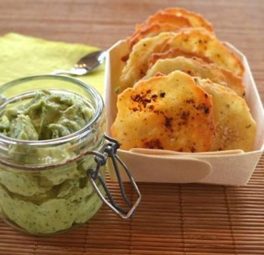 Parmesan Chips mit Guacamole