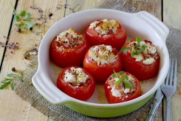 Gefüllte Tomaten mit Hackfleisch