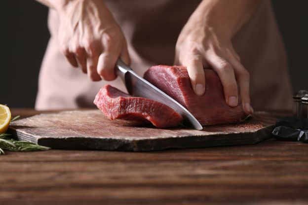 Leichter durch Fleisch schneiden