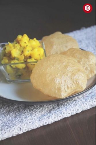 Pakistan - Halwa Poori