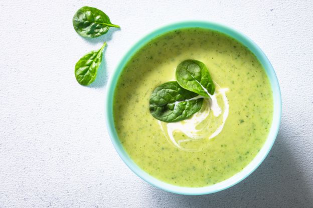 Spinat-Suppe mit Blumenkohl