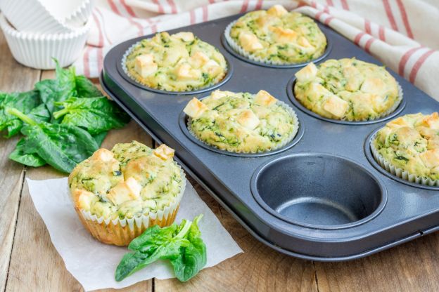 Herzhafte Muffins mit Spinat und Feta