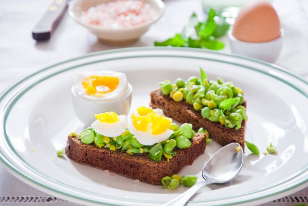 Erbsen Toast mit Minze