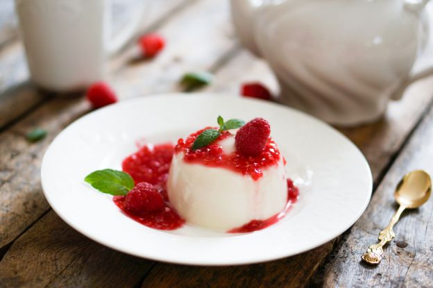 Panna Cotta mit Himbeeren