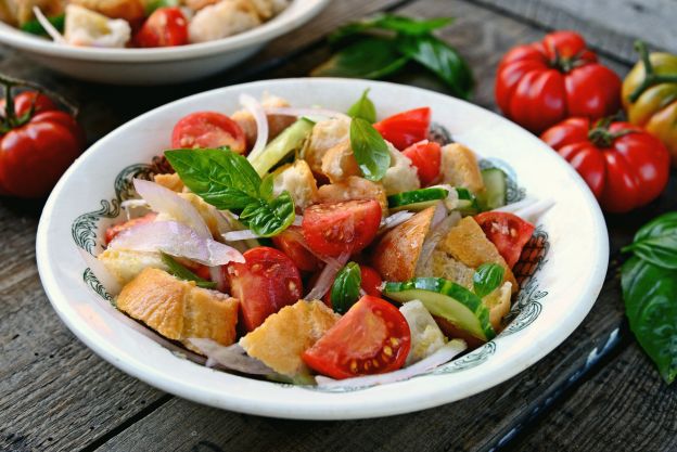 Panzanella: Tomamtensalat mit Brot