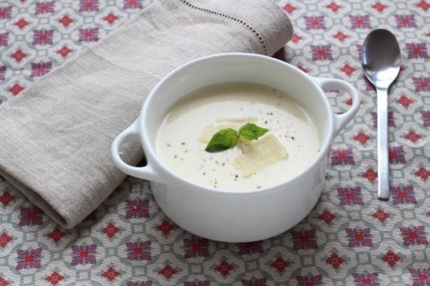 Cremige Käsesuppe mit Grana Padano