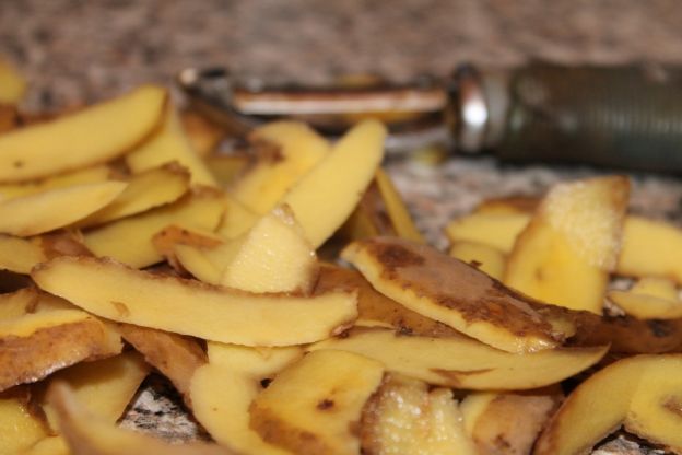 So lässt sich Kartoffelschale weiterverwenden