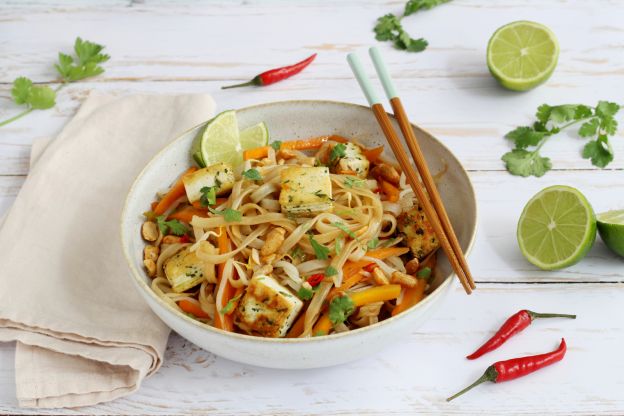 Vegetarisches Pad Thai mit Tofu