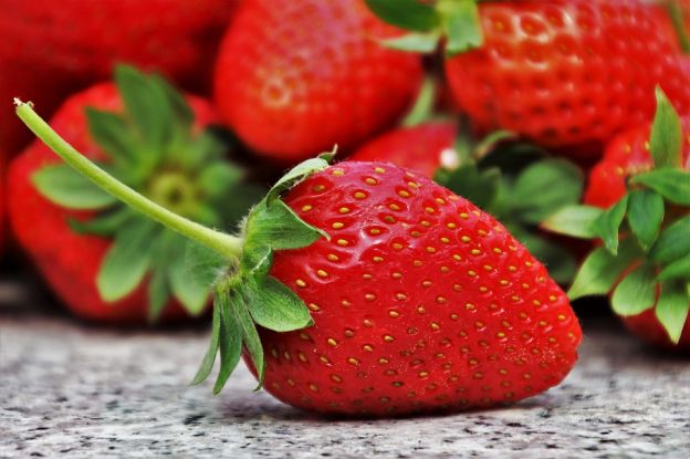 Erdbeeren, wie am ersten Tag genießen können