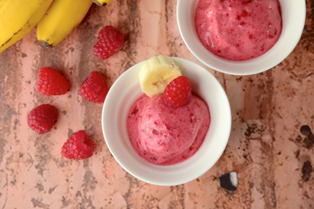 Nice Cream mit Himbeeren