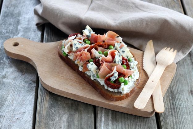 Italienischer Brotaufstrich mit Blauschimmelkäse