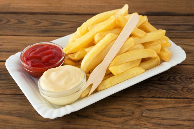 Mit Ketchup oder Mayo-das ist hier die Frage