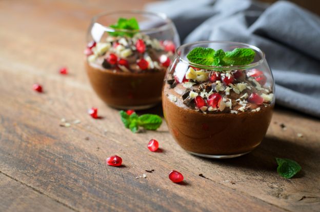 Schokoladen-Mousse mit Granatapfel