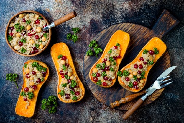 Gefüllter Butternut Kürbis mit Bulgur und Cranberries