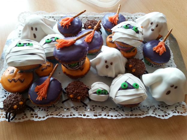 Halloween Cupcakes & Spinnen